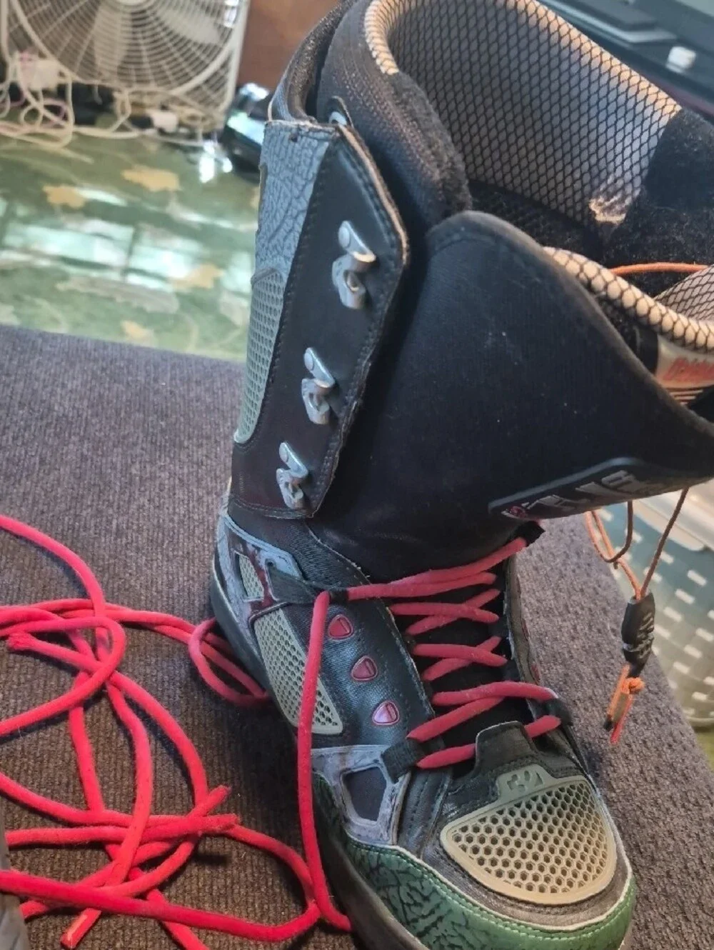Women’s Black and Green Winter Boots with Pink Laces